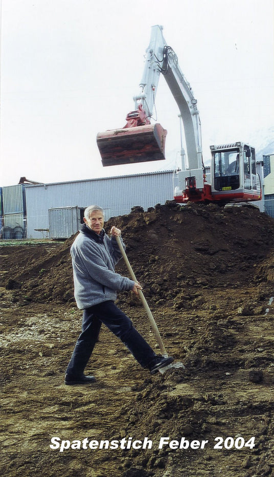 About Edi Koch Spatenstich Feb2004 266 | contourskins.com